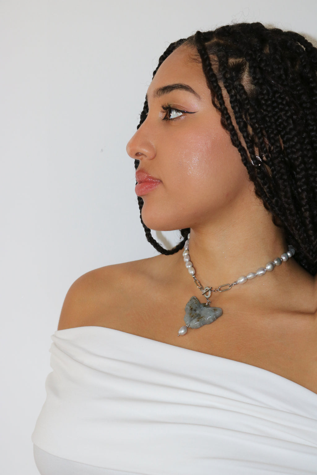 05. Pearl Grey | Jade Butterfly Necklace Series