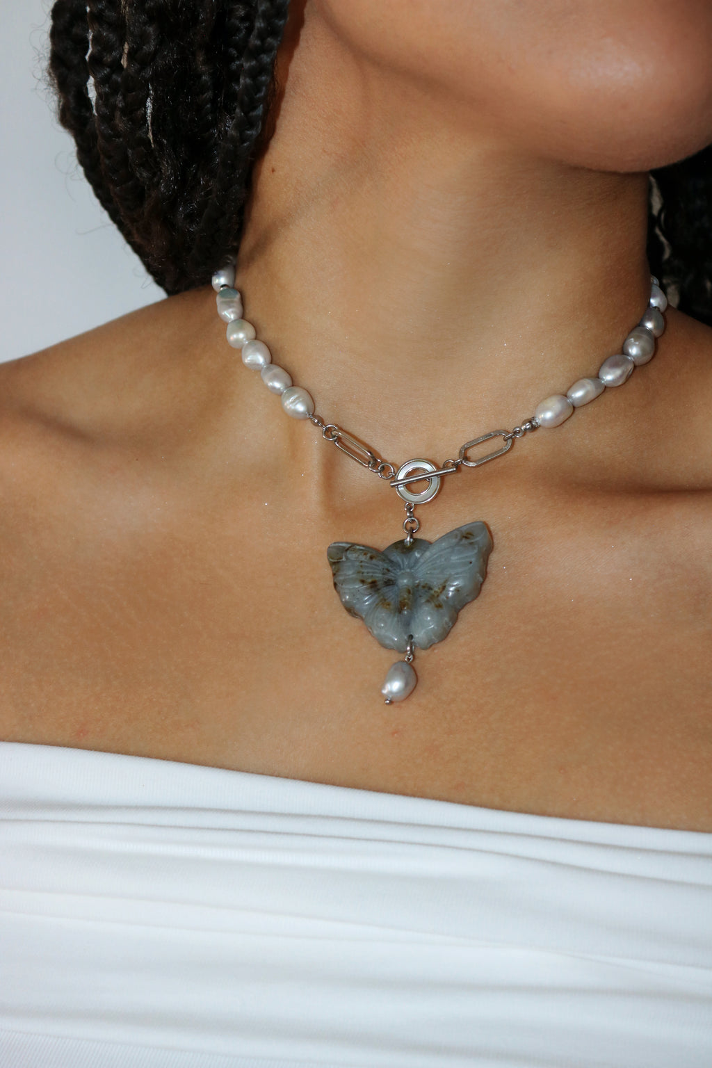 05. Pearl Grey | Jade Butterfly Necklace Series