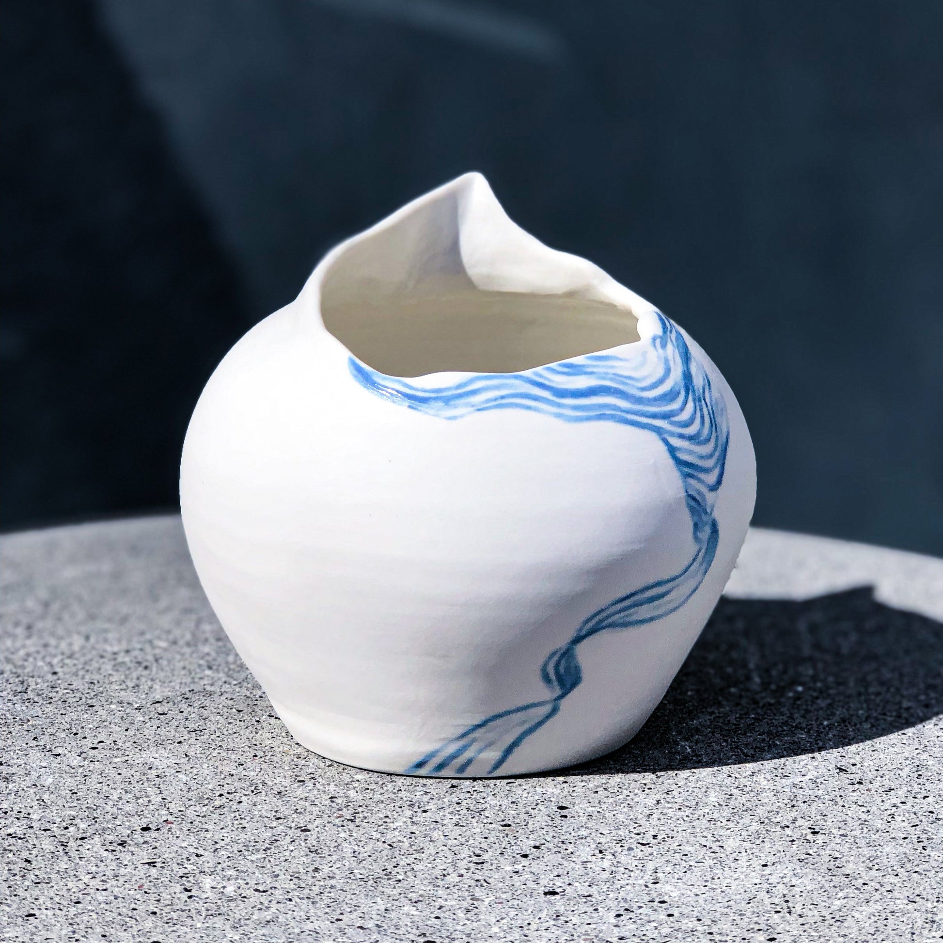 PRE-ORDER Porcelain Vase Small 01 | Nordic Home Living Collection